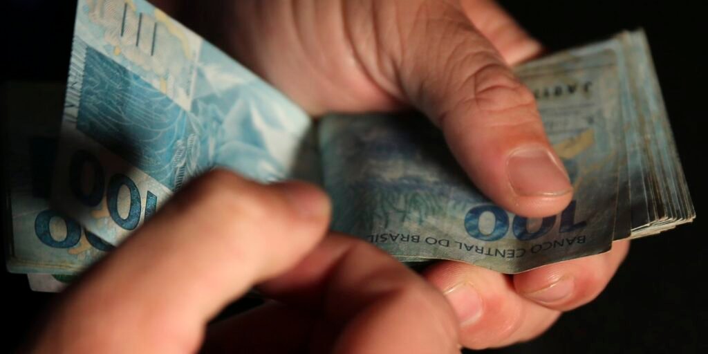 Mais de 10 milhões simulam consignado para CLT até início da tarde Mais de 10 milhões simulam consignado para CLT até início da tarde